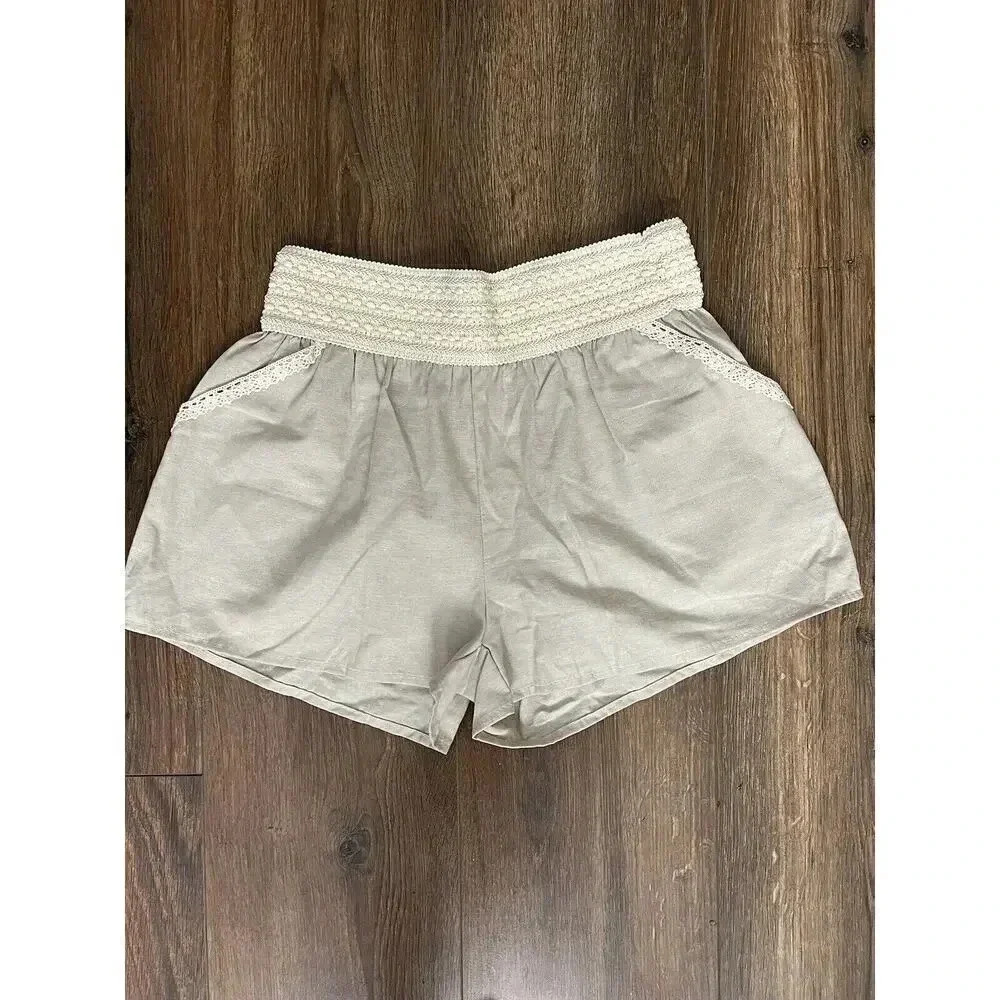 Women's Twenty Second‎ Size Medium Beige Shorts